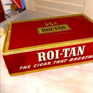 Vintage Roi-Tan Cigar Box